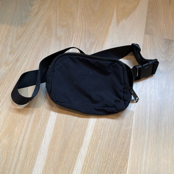 lululemon athletica Handbags - Lululemon belt bag